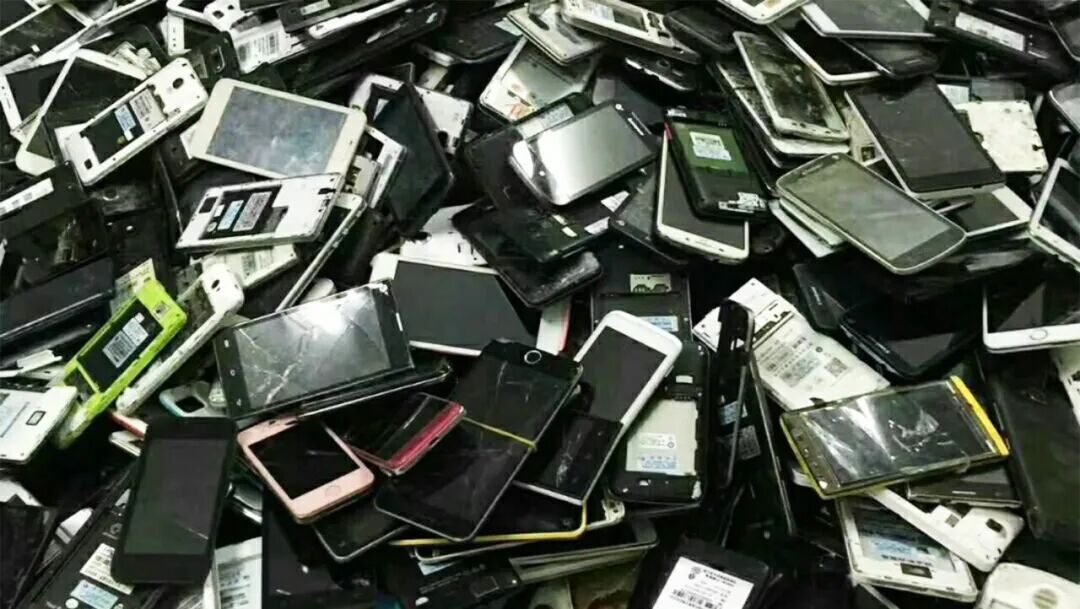 鋁創(chuàng)新紀元 – 也許,我們曾以另一種方式握過手3.jpg 鋁創(chuàng)新紀元 – 也許,我們曾以另一種方式握過手3.jpg